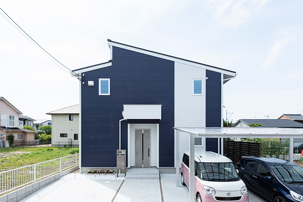 ネイビー ホワイトのかわいい家 こだわりの家事動線 お客様の建てた家 愛知県一宮市の注文住宅なら高コスパ高性能のニッケンホーム