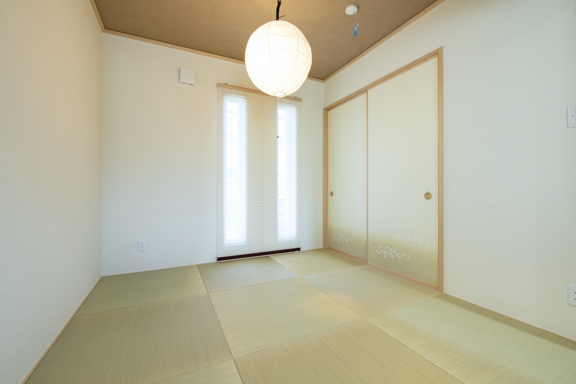 日本の伝統色で彩る和紙の畳