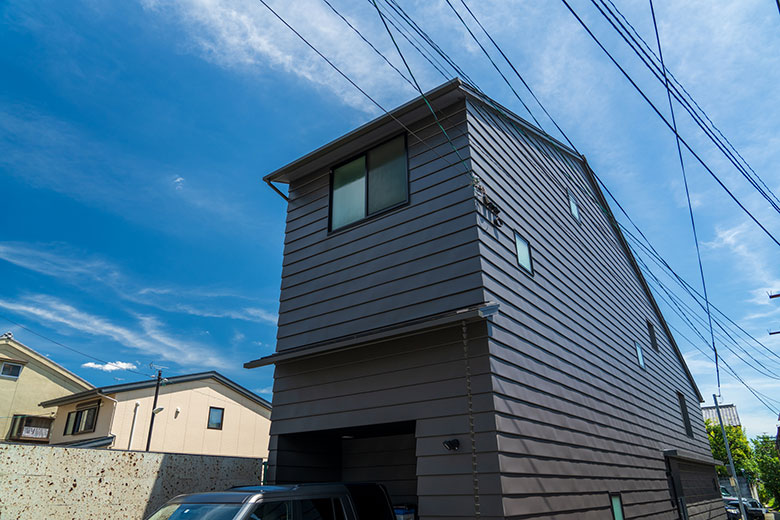 狭小住宅を建てる第一歩、住宅メーカーで土地探し